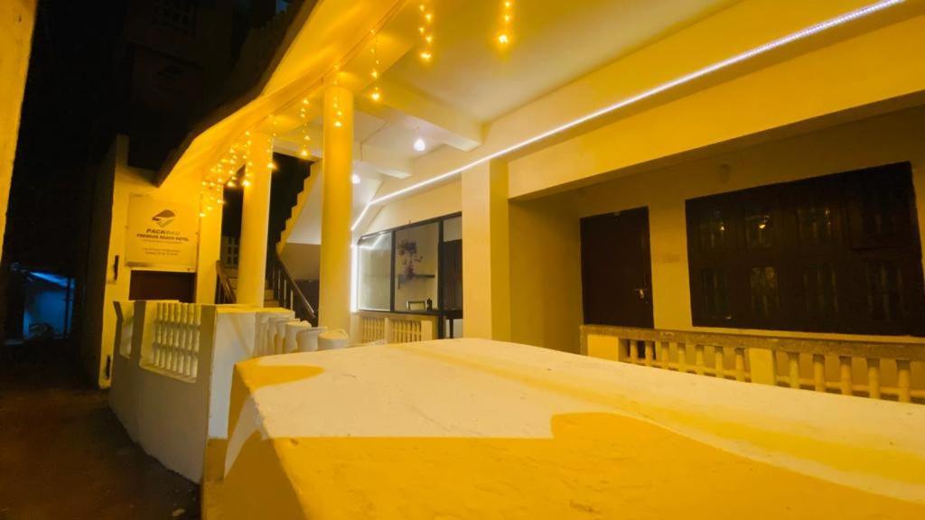 Packbag Beach Hotel Kovalam Exterior photo