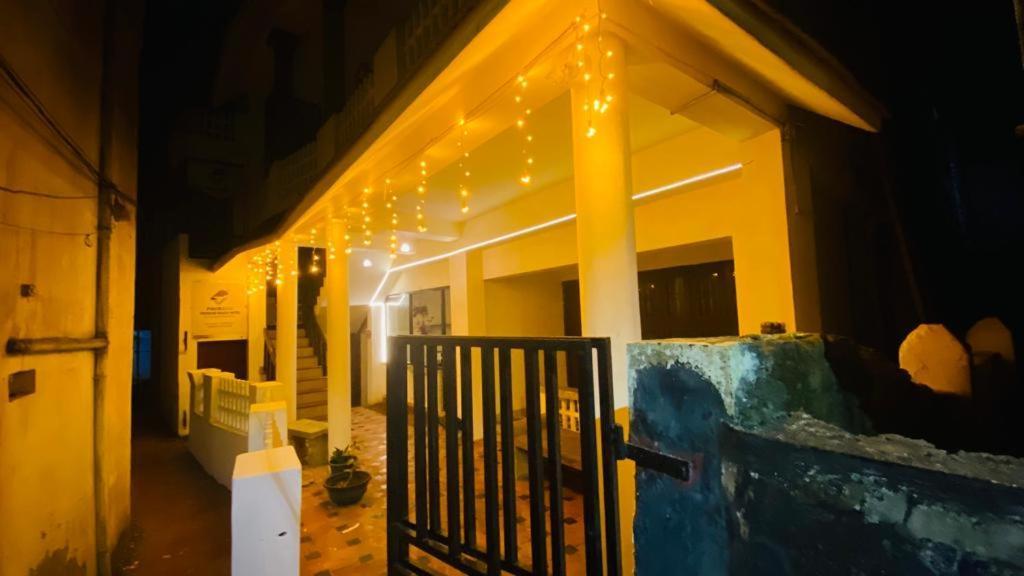 Packbag Beach Hotel Kovalam Exterior photo
